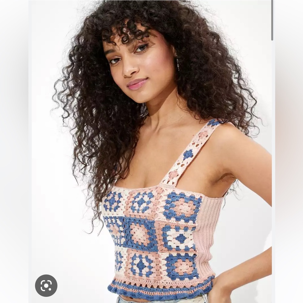 AE Crochet Crop Top Blush